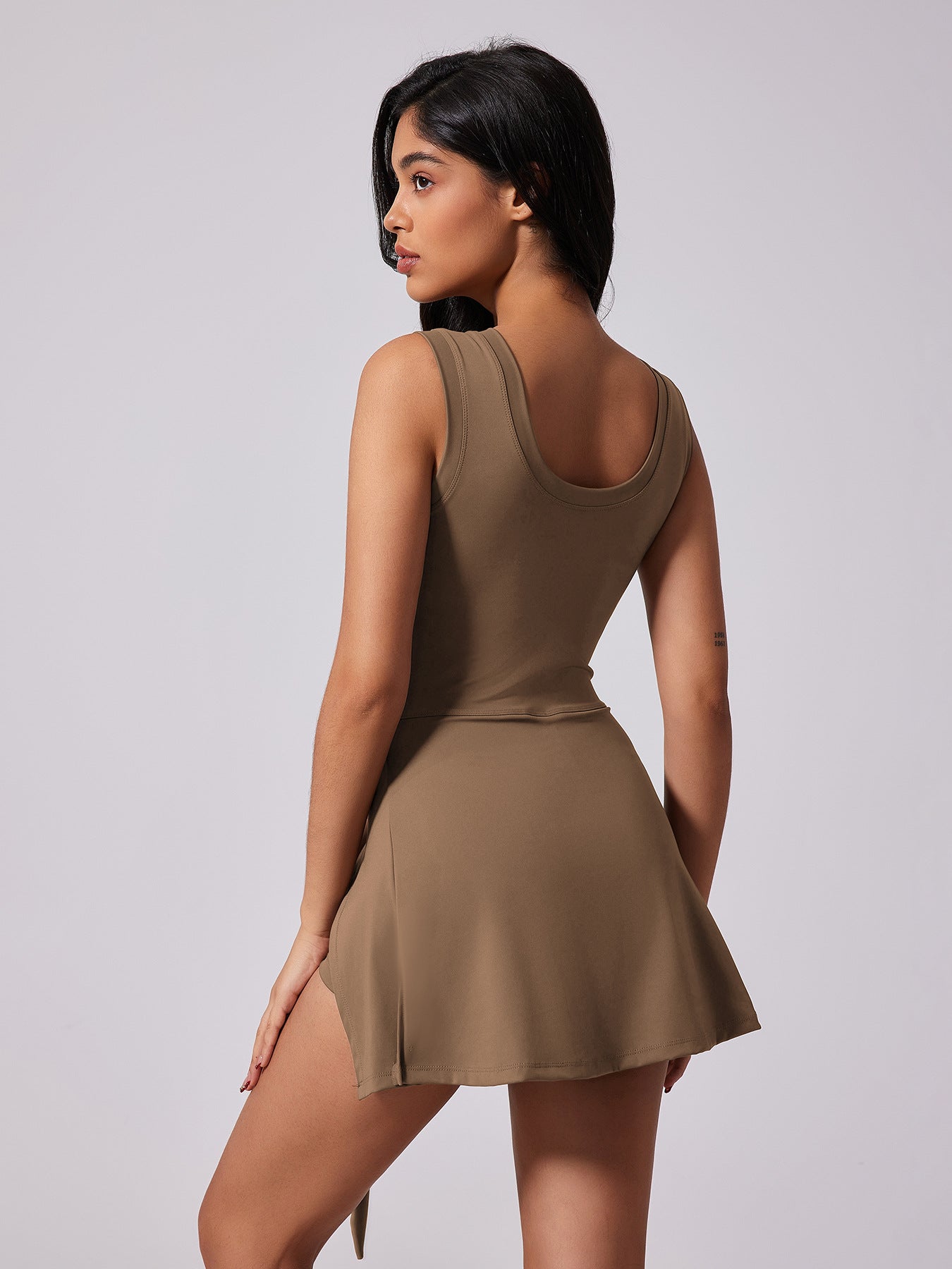 Slimming and comfortable solid-color sports one-piece set for women, anti-exposure and breathable One-piece tennis skirt with a flattering back design